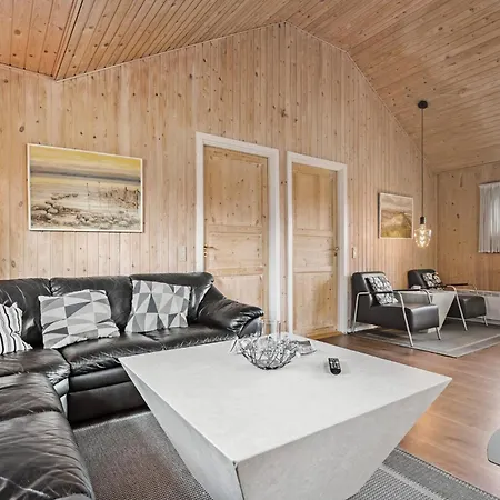 Σπίτι διακοπών In With Sauna *