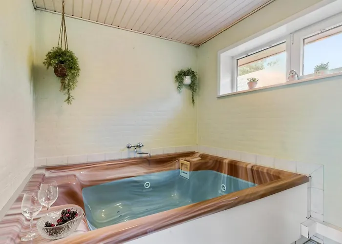 In With Sauna *